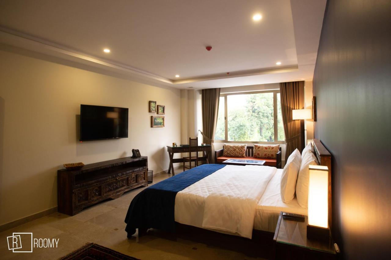 Roomy Signature Hotel, イスラマバード エクステリア 写真