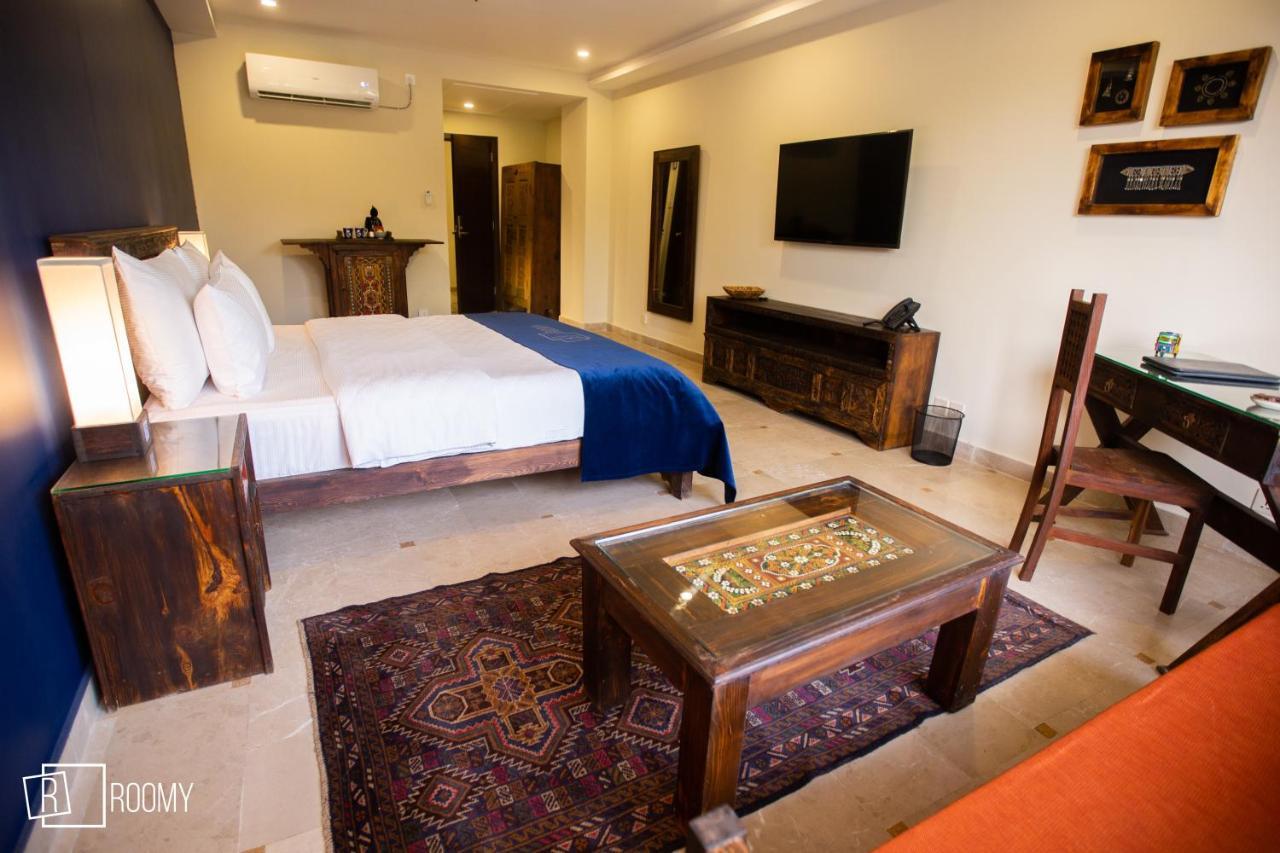 Roomy Signature Hotel, イスラマバード エクステリア 写真