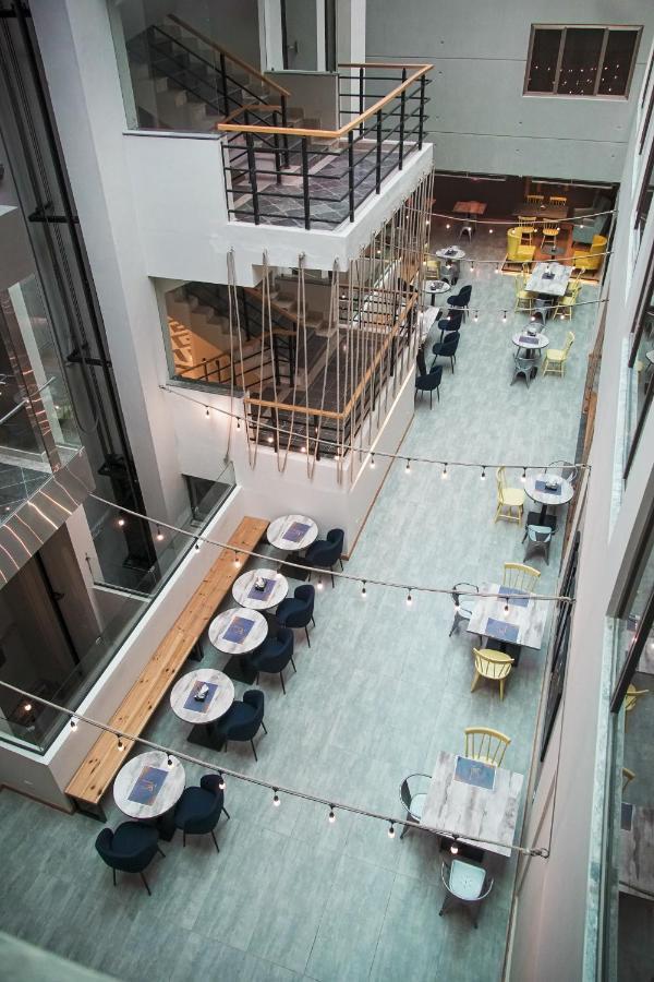 Roomy Signature Hotel, イスラマバード エクステリア 写真